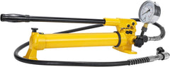CGOLDENWALL CP-700 Pompe Hydraulique Manuelle avec Tuyau de 1 8m Haute Pression 700kg/cm² Contenu en Huile 900cc pour Utilisation avec Variété d'Outils Hydrauliques