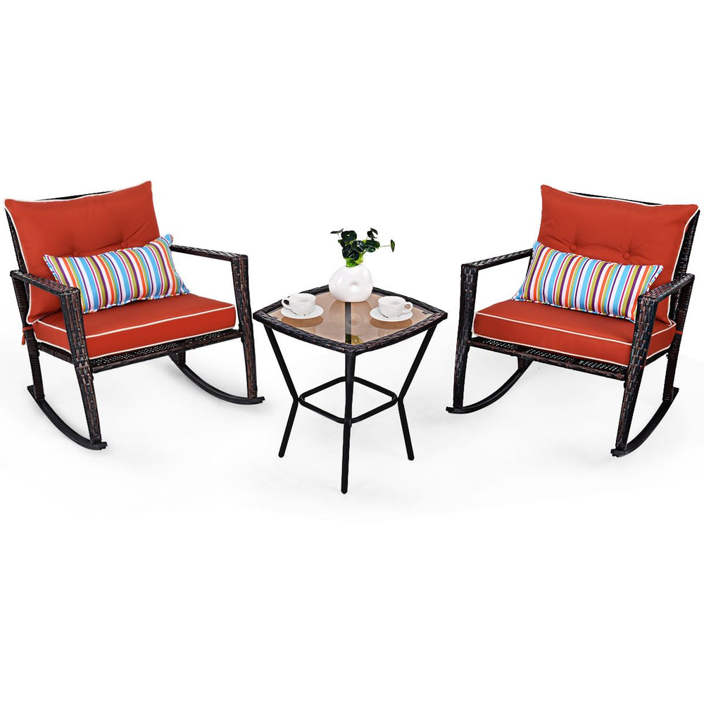 Ensemble de Jardin avec 2 Fauteuils  Bascule et 1 Table Basse en Verre Tremp Tous Coussins Inclus en Rotin PE -