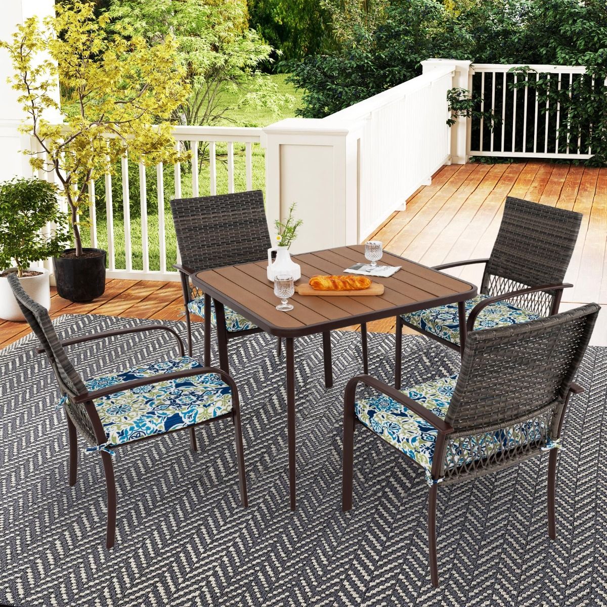 Ensemble de Meubles de Patio 5 Pièces Salon de Jardin 4 Fauteuils en Rotin avec Coussins et Table Carrée avec Trou pour Parasol -