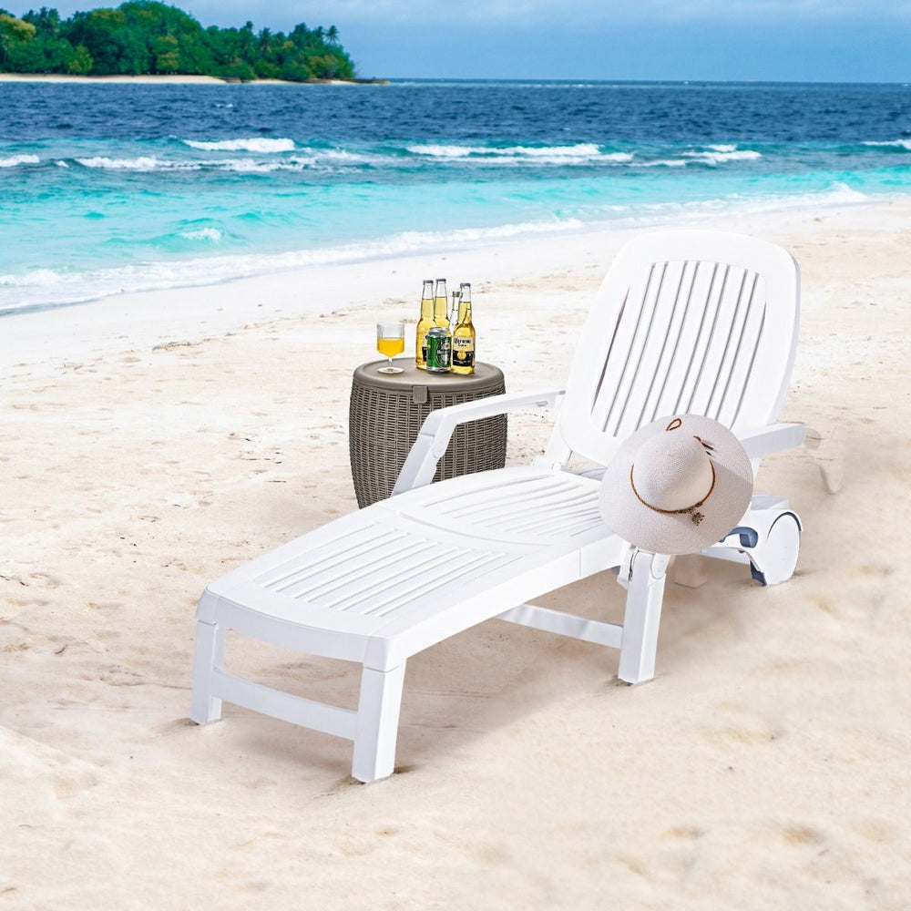 Chaise Longue Inclinable Réglable à 5 Positions avec Roues Flexibles Fauteuil Relax de Camping avec Boîte de Rangement Charge 150KG Blanc -