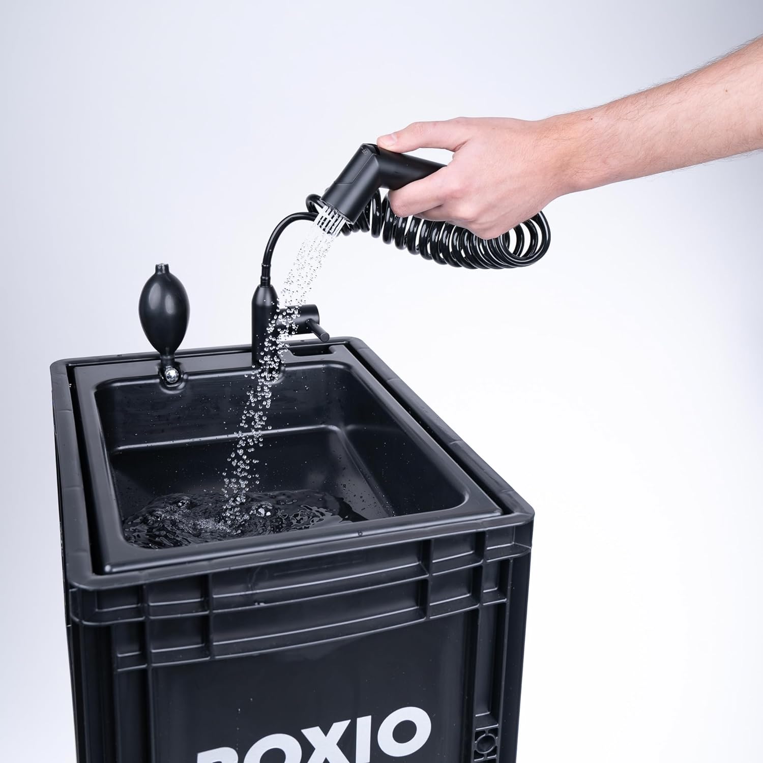 - Wash: Lavabo Mobile avec Pompe à Main - vier Camping Car,Van,Camping,Jardin | vier avec Bac,Robinet en Plastique,Noir -